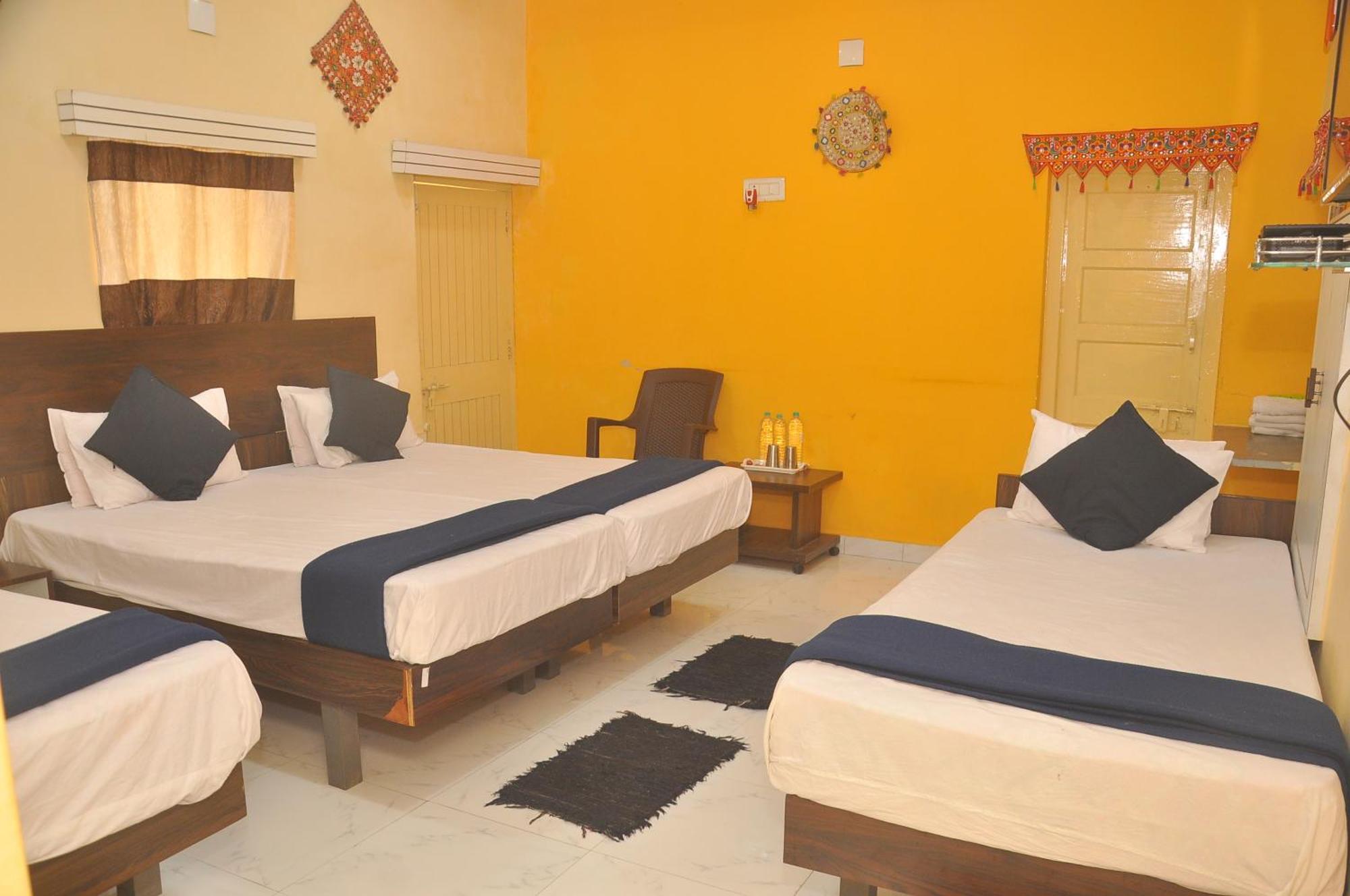 Chitrakut Bungalows Dwārka エクステリア 写真